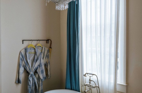 Faubourg Marigny Hotel | Hotel Peter and Paul, an Ash Hotel