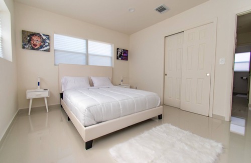Royal Poinciana House | House Close to Hard Rock, Downtown & Beach Luxury