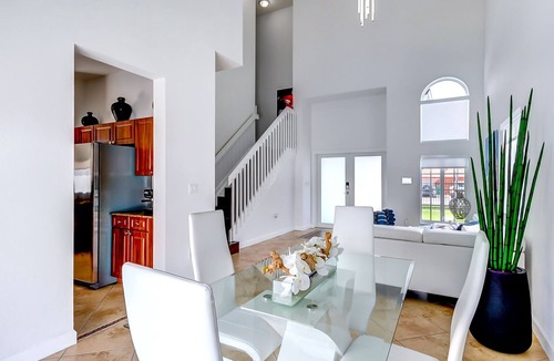 Tamiami House | House Miami/Game Room/HeatedPool &Jacuzzi/16Sleeps