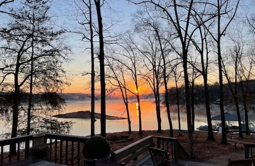 Jasper House | House on Smith Lake! No steps to water/dock! 4 bedrooms & 3 full baths.