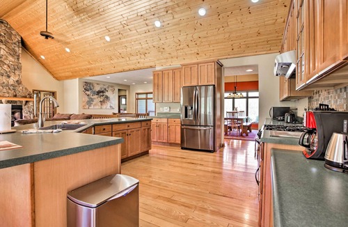 Edray House | House w/Deck, Fire Pit - 15 Mins to Snowshoe!