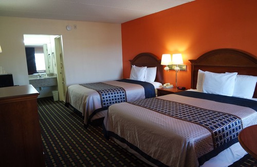 Perry Hotel | Howard Johnson by Wyndham Perry GA