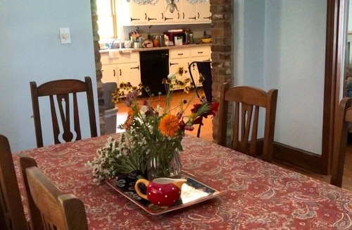 Arnoldsville House | HQ At The Bar None Ranch - minutes to Athens