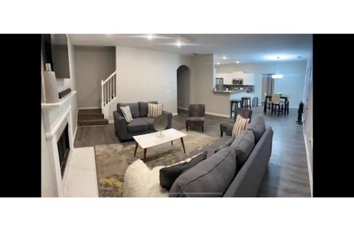 Douglasville House | Huge House for Groups, Teams, Six Flags & Sports