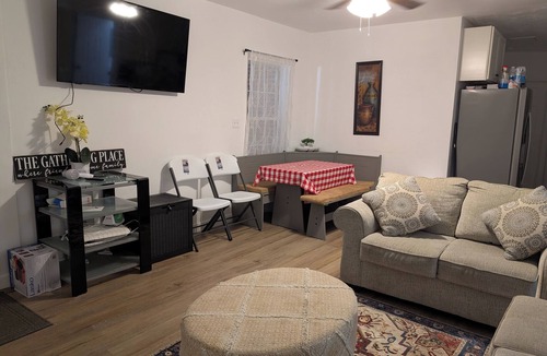 Tallahassee Apartment | [I0B/5B] a duplex, sleep 16+, 4 mins FSU (126)