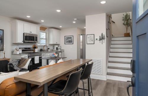 Lookout Valley Neighborhood Association House | Ideal Location & Mountain Views: Chattanooga Home!