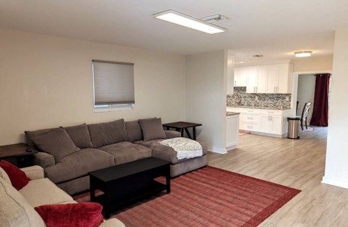 Palm Beach Gardens House | Ideally located, crisp and clean pet, family and scuba friendly home!