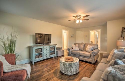 Athens House | Idyllic Getaway w/Deck ~ 4 Mi to Dtwn Athens