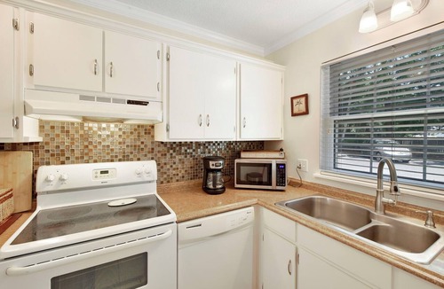 Saint Simons Island Condo | In the heart of the village. 2 bedroom condo