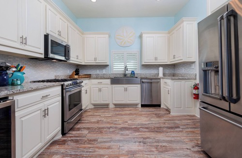 Biloxi House | In the heart of Ocean Springs. Easily WALK to downtown! The Porter House