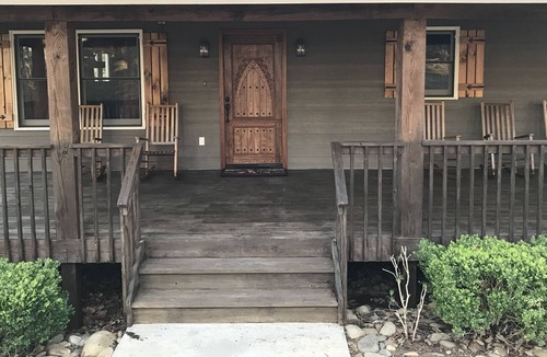 Waleska House | Incredible Mountin Lodge Retreat with Spectacular Views in Lake Arrowhead.