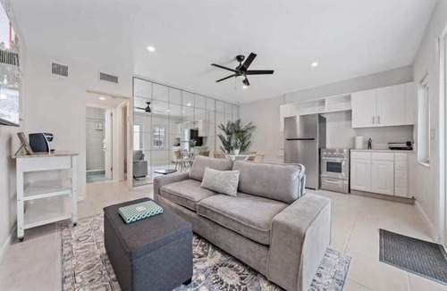Palm Beach Shores Apartment | INLET PALM BEACHES