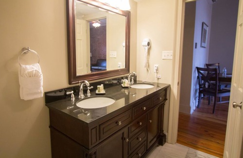 French Quarter Hotel | Inn on St. Peter