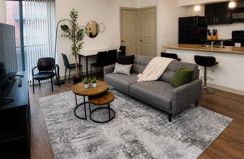 Five Points South Apartment | Iron City Retreat | Modern 2BR Stay