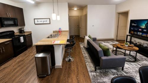 Five Points South Apartment | Iron City Retreat Modern 2BR Stay