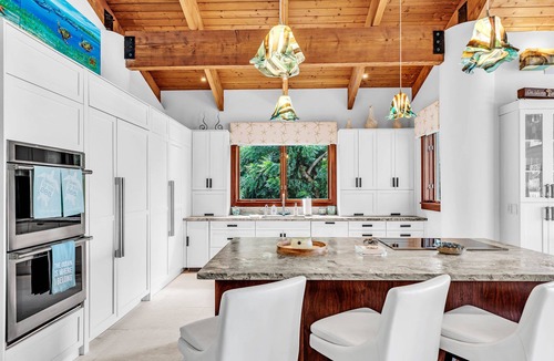 Tavernier House | Islamorada Bayfront home, sunsets, remodeled, infinity pool, beach, dockage.