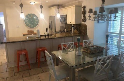 Rock Harbor Condo | Island Breeze Escape