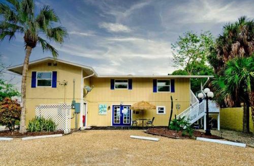 Englewood Villa | Island Oasis Delights with Extraordinary Bay Views
