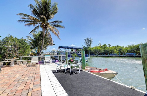 Hutchinson Island South Cabin | ISLAND WITH WATERFRONT