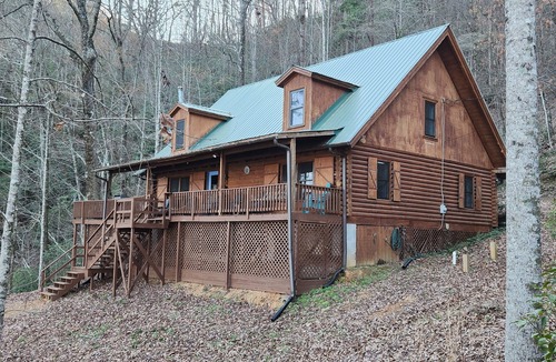 Salem House | Jocassee Hideaway on Lake Jocassee - 4BR/3BA home with panoramic lake view