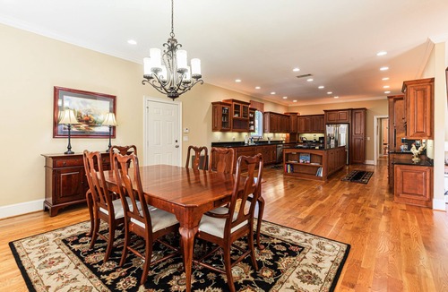 Griffin House | Joyce's Place at Addis Acres/spacious luxury/gorgeous water view/fire pit
