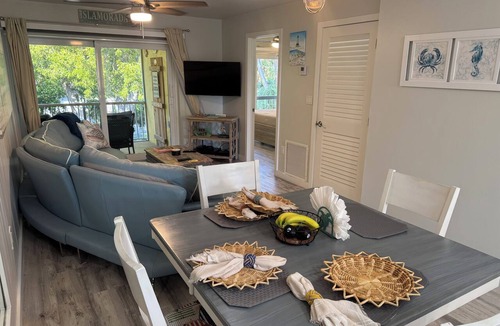 Rock Harbor Condo | KEY LARGO - ENDLESS SUNSETS 33’ Boat Slip available for additional fee