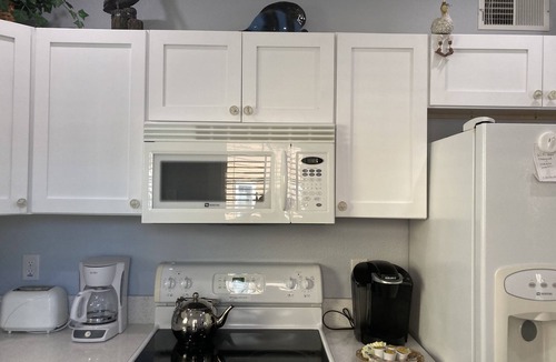 Ono Island Resort | Key West style condo at Purple Parrot Resort-5 min from beach