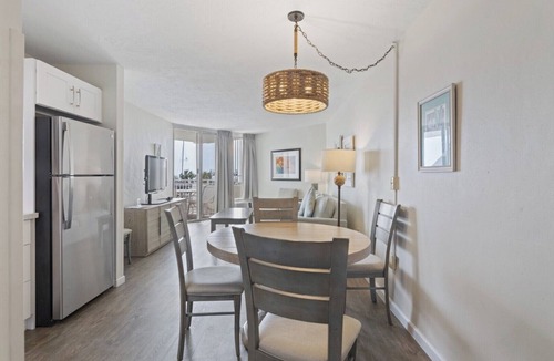 Lower Matecumbe Beach Condo | Keys Comfort: 1BR Condo with Den, Kitchen & Beach Access
