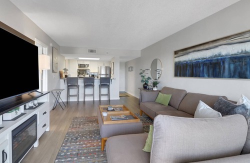 Edgewood Condo | Kick Back with a Dockside Escape, Sunset Views, River Breezes, or Explore nearby Downtown!
