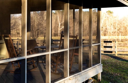 Belden House | Kid and Pet-Friendly Lake Glamping in Tupelo, Mississippi