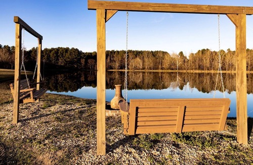 Belden House | Kid and Pet-Friendly Lake Glamping in Tupelo, Mississippi