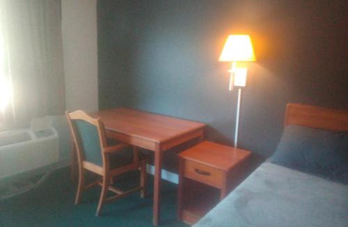 Livingston Apartment | King Bed & 2 Double Beds Hotel Studio 236 & 237