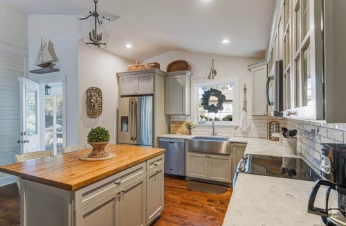 Historic District House | King Street Cottage - Beaufort Historic District