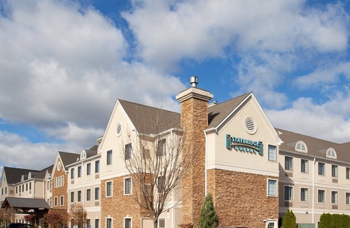 Eagan Park Apartment | King Studio Near ATL | Free Breakfast + 24h Business Center!