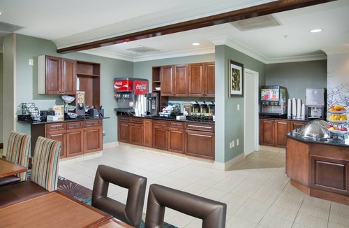 National Hills Apartment | King Suite Near Bush Field Airport | Free Daily Breakfast