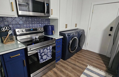 Pass Drury Cottage | Knot Just Fishin: Ice Machine, Bikes, Covered Patio, Outdoor TV, Grill, & Games.