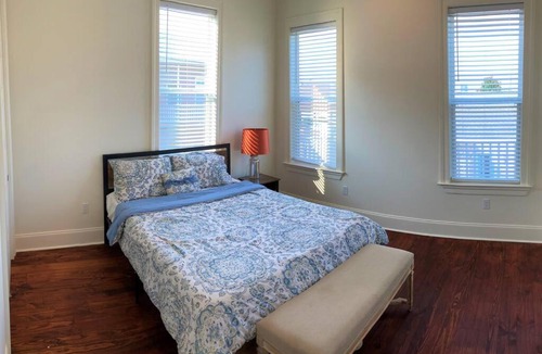 Faubourg Delassize House | La Belle Veranda Villa- 3QueenBeds/2Baths Sleeps 6-8