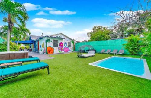 Allapattah House | La Casa Flora Private PoolHot tubSleeps 18