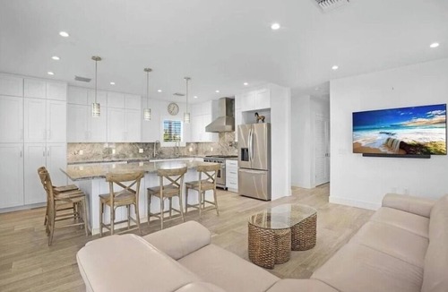 Twin Lakes House | La Fuentes