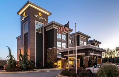 Forsyth Hotel | La Quinta by Wyndham Forsyth
