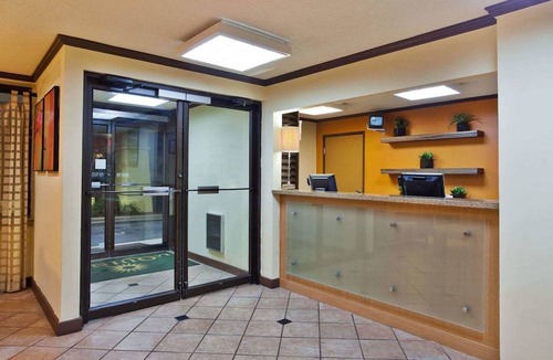Columbus Hotel | La Quinta Inn & Suites by Wyndham Columbus State University