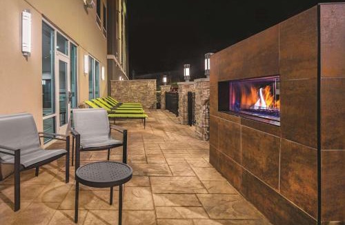 Cleveland Hotel | La Quinta Inn & Suites by Wyndham Cleveland near Lee Univ