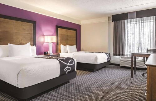 Alexandria Hotel | La Quinta Inn & Suites by Wyndham Alexandria Airport