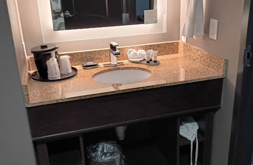 Bryant Hotel | La Quinta Inn & Suites by Wyndham Little Rock - Bryant