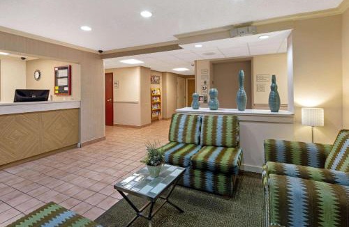 Sunrise Hotel | La Quinta Inn & Suites by Wyndham Sawgrass