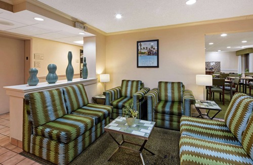 Sunrise Hotel | La Quinta Inn & Suites by Wyndham Sawgrass
