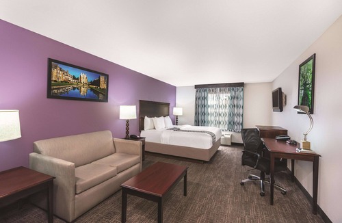 Rome Hotel | La Quinta Inn & Suites by Wyndham Rome