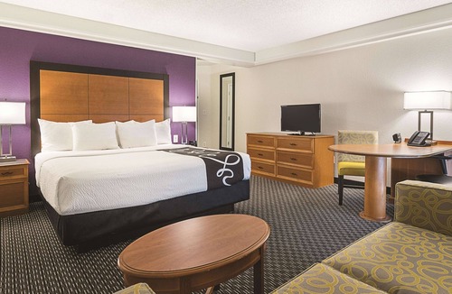 Seybold Hotel | La Quinta Inn & Suites by Wyndham Miami Airport East