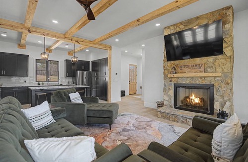 Houston House | Lake Acess! Views! Boat Dock! Hot Tub! Gameroom! Gym! Kayak & Paddleboards!