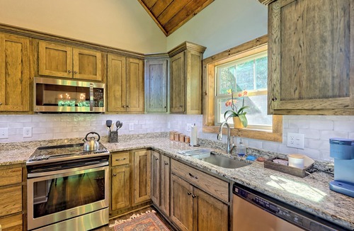 Clarkesville Cabin | Lake Burton Cabin Retreat: 3 Private Acres, Hot Tub, and Dog-Friendly!